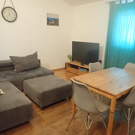 Rujno Apartamento Starigrad Paklenica